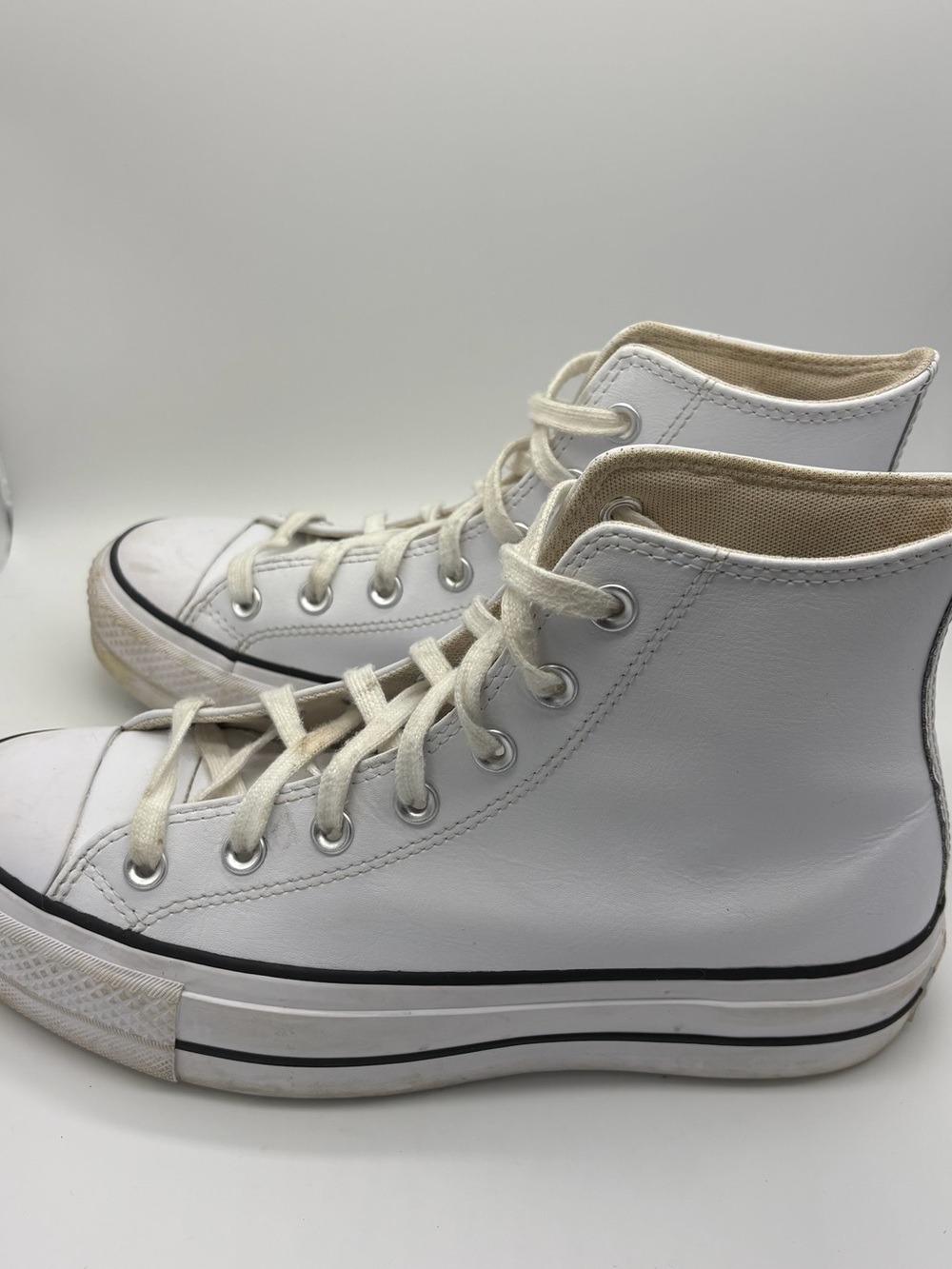 Converse Chuck Taylor All Stars White Leather High Tops Women’s Size 8.5